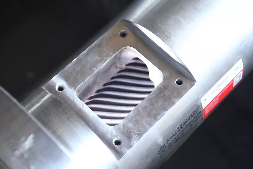 Diseño de tornillo único para granulación: ventilación, mezcla y materia prima reciclada